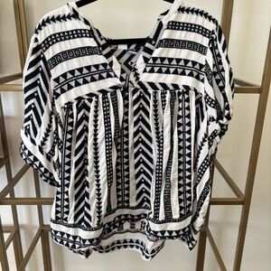 Old Navy Black and White Patterned Blouse